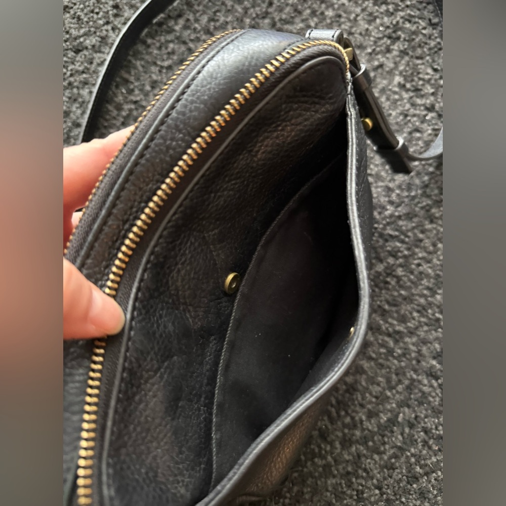 Fossil Black piper toaster pebbled Leather Crossbody with Gold Accents - Picture 9 of 16